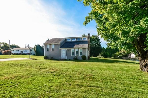 8 Dodge Rd, Sutton, MA 01590