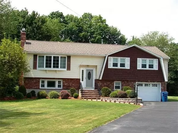 30 Blacksmith Ln, Tewksbury, MA 01876