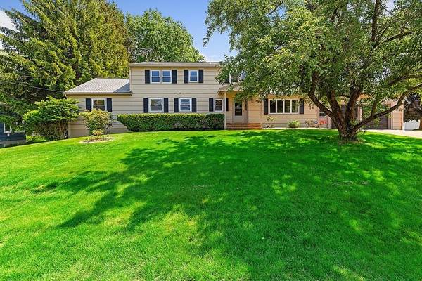 7 Tally Ho Lane, Framingham, MA 01701