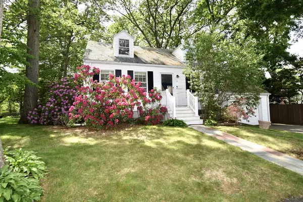 15 Barrett St, Needham, MA 02492