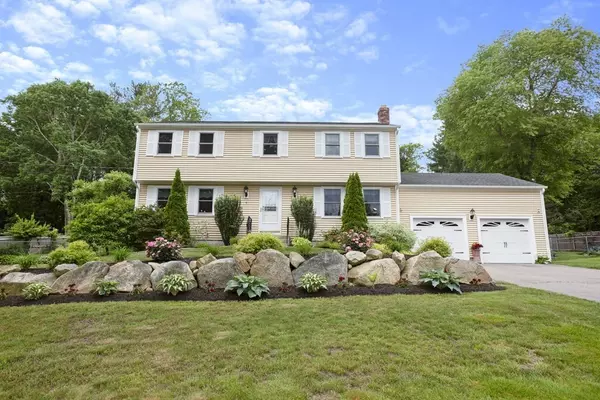 7 Old Powder House Rd, Lakeville, MA 02347