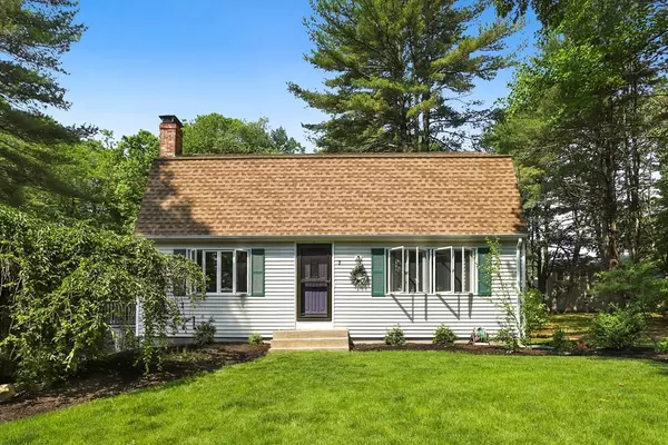 2 Sampsons Path, Lakeville, MA 02347