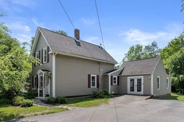 15 Groton St, Pepperell, MA 01463