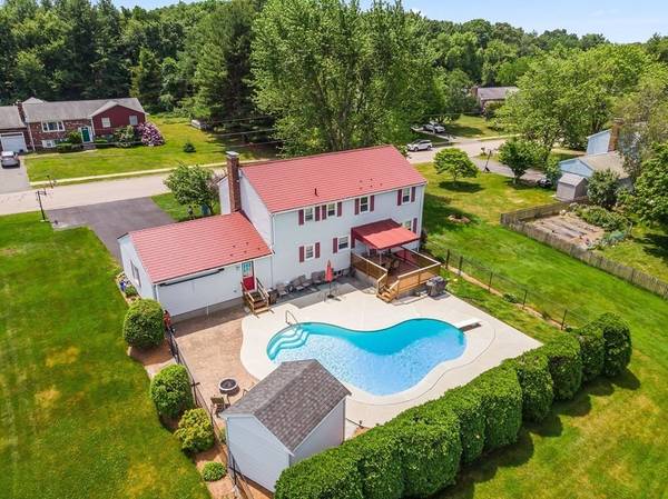 392 Martello Rd, Franklin, MA 02038