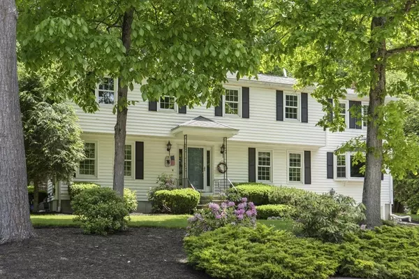 31 Cheney Pond Rd, Medfield, MA 02052