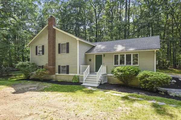 21 Mount Lebanon St, Pepperell, MA 01463