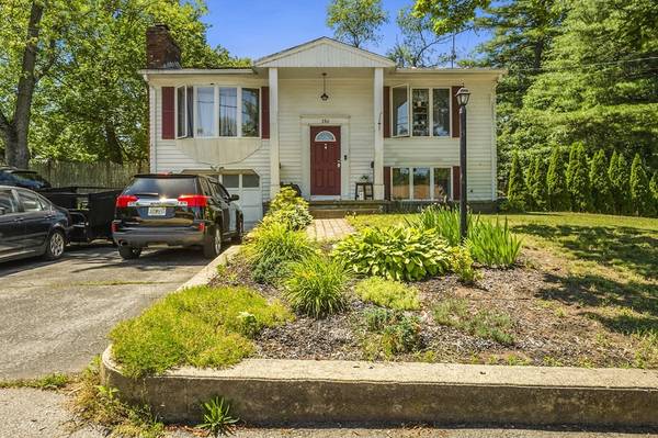 286 Mendon Rd,  North Attleboro,  MA 02760