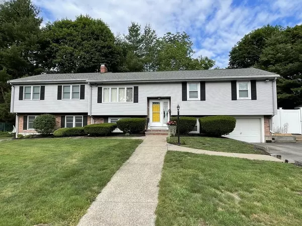 22 Jordan Cir, Braintree, MA 02184