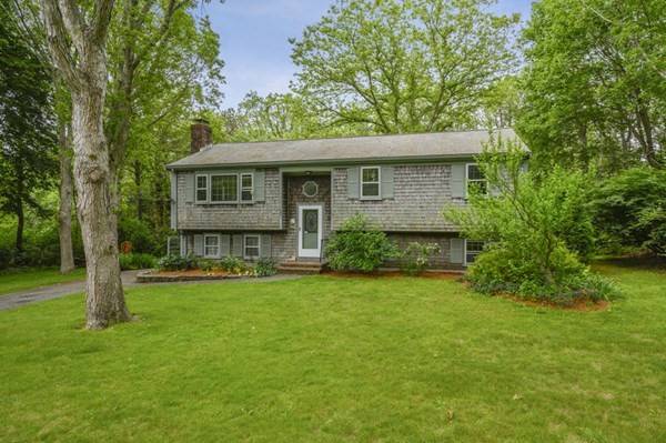 31 Windsor Rd, Sandwich, MA 02563