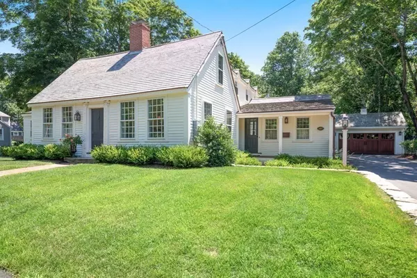 107 Leavitt St, Hingham, MA 02043