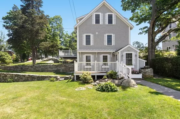 23 Stockbridge St, Cohasset, MA 02025