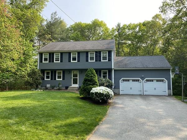 4 Harley Ln, Foxboro, MA 02035