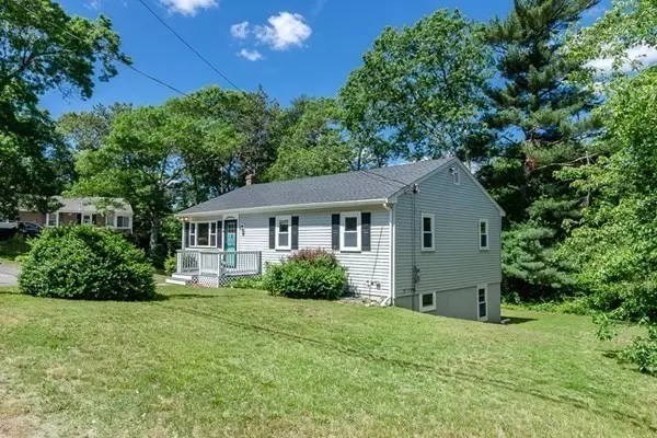 Wareham, MA 02538,4 Mayflower Ln