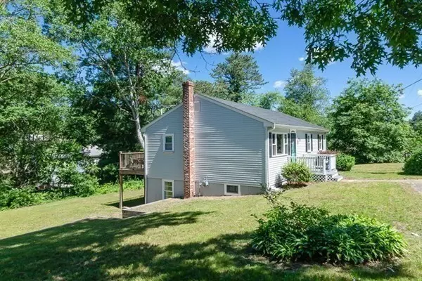 Wareham, MA 02538,4 Mayflower Ln