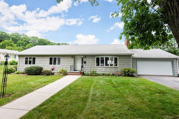 8 Mohawk Rd, Arlington, MA 02474