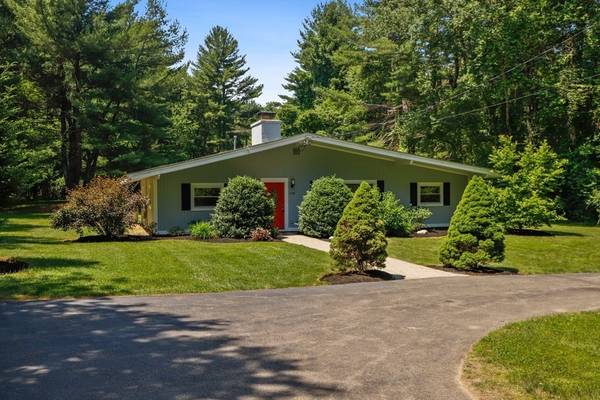 128 Clinton St, Hopkinton, MA 01748