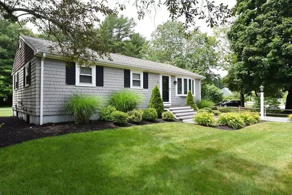 49 Harcourt Avenue, Lakeville, MA 02347