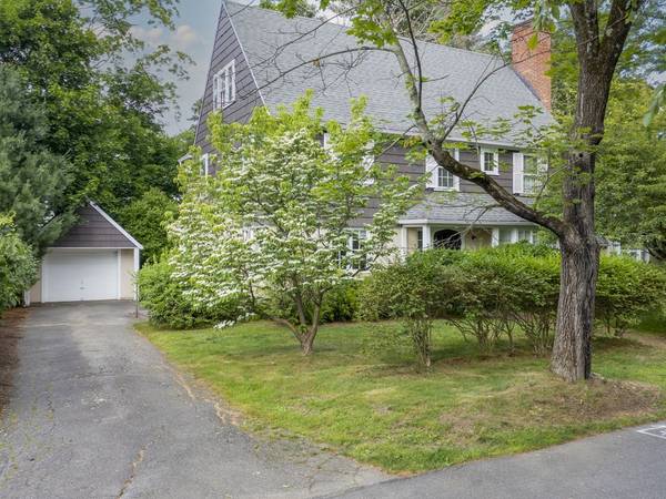 14 Birch Rd, Wellesley, MA 02482