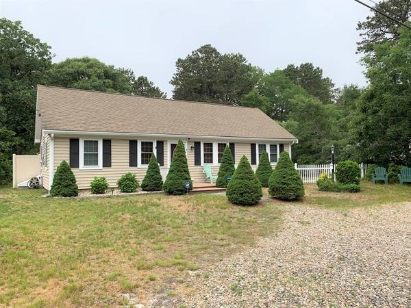 5 Captain Chase Rd, Dennis, MA 02639