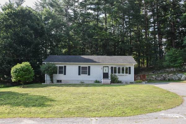 46 Middlesex Rd, Tyngsborough, MA 01879