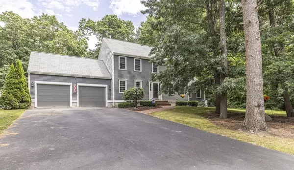 13 Pheasant Run Rd, Lakeville, MA 02347