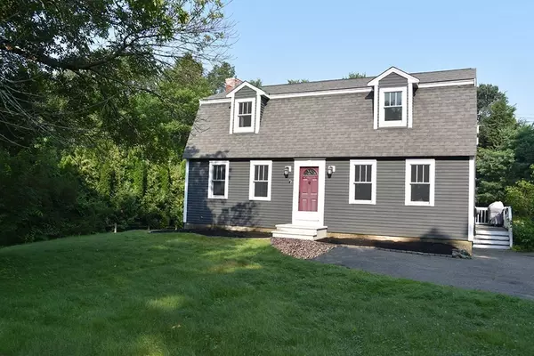 457 Main St, Groveland, MA 01834