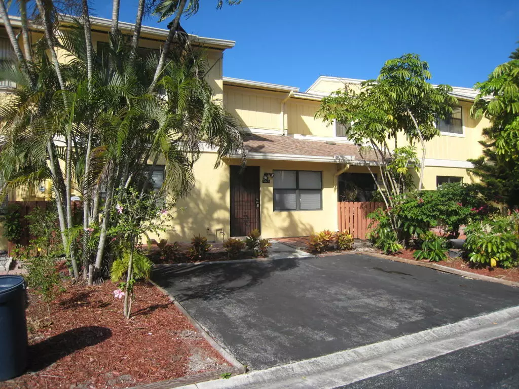 Delray Beach, FL 33484,5343 Tennis LN