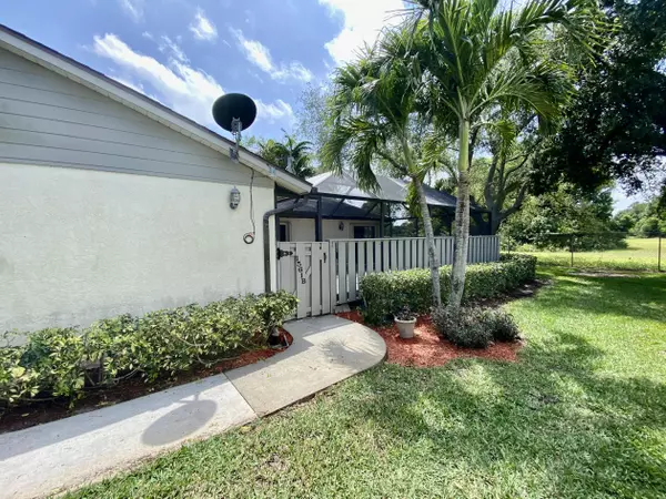 Fort Pierce, FL 34950,1561 Pheasant Walk B