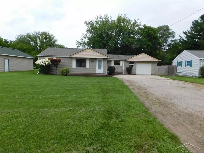 6924 Wallace, Saginaw, MI 48609