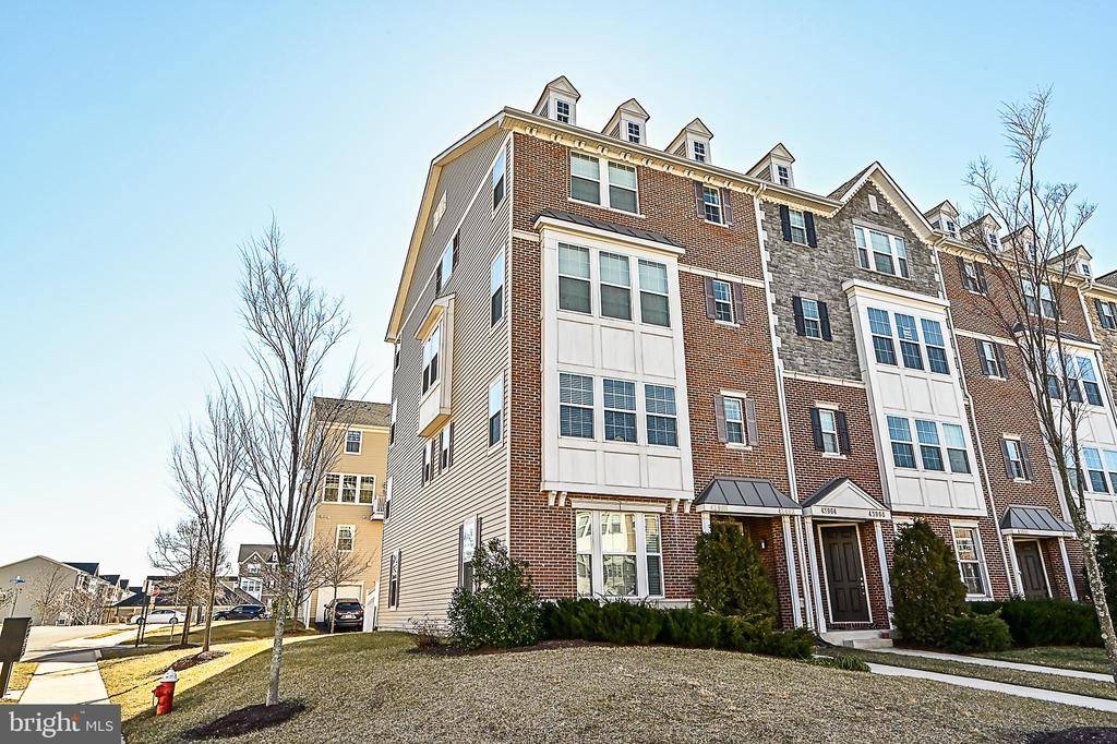 Chantilly, VA 20152,43960 VAIRA TER