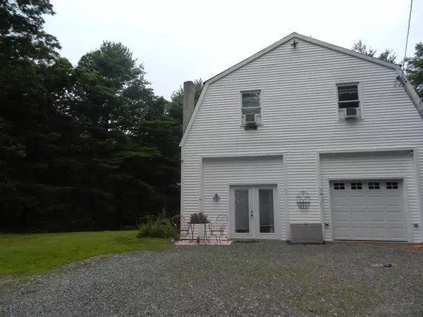 40 R Bellingham Rd, Blackstone, MA 01504