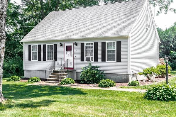 10 Oakwood Ave., Dudley, MA 01571