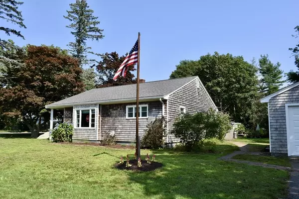 690 Elm St, Dartmouth, MA 02748