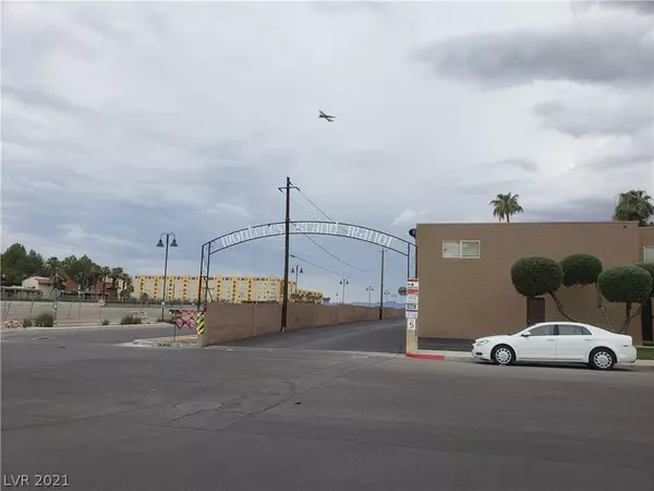 Las Vegas, NV 89169,4694 Monterey Circle #1