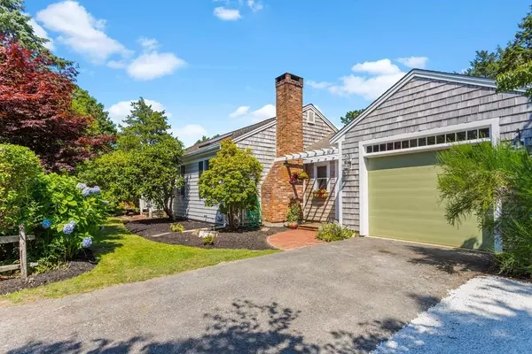 80 Dairy St, Chatham, MA 02633