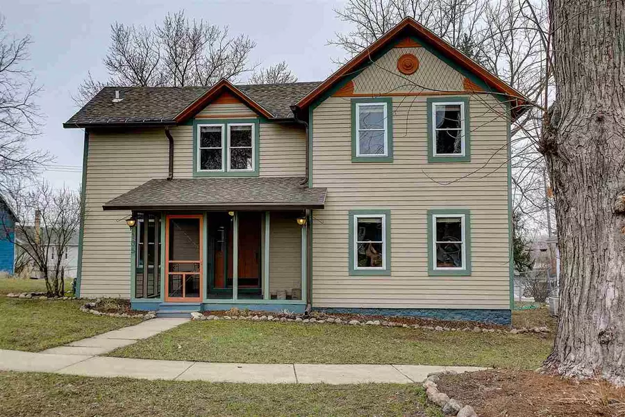 105 N Washington St, Deerfield, WI 53531