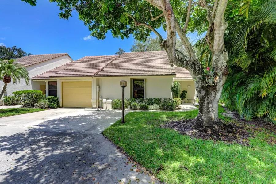 701 Saint Giles CT, Palm Beach Gardens, FL 33418