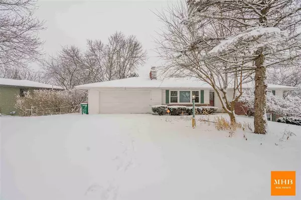 311 Blue View Dr, Mount Horeb, WI 53572