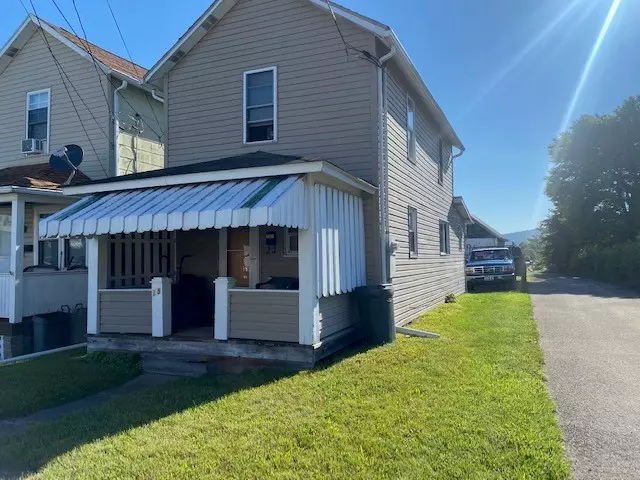 18 Braddock St, Uniontown, PA 15401