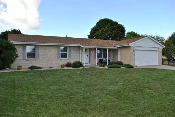 2921 Manchester Dr, Janesville, WI 53545