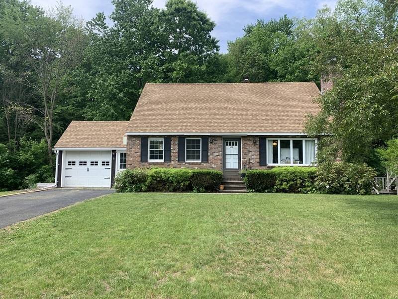 38 Overland Rd, Greenfield, MA 01301