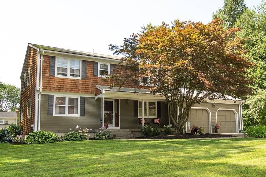 21 Edgewood Rd, Seekonk, MA 02771