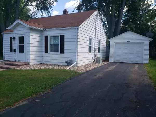 309 Badger Dr, Baraboo, WI 53913