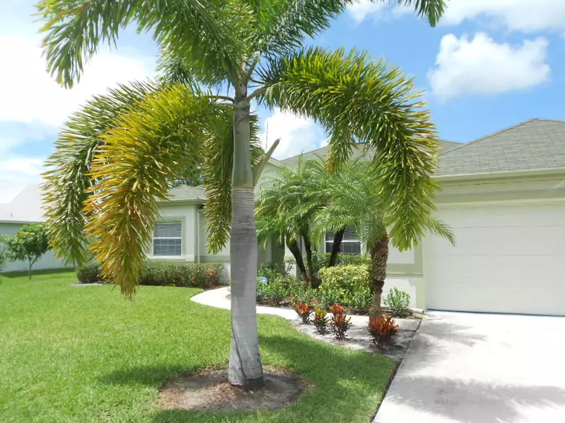 6223 NW Kukui CT, Port Saint Lucie, FL 34953