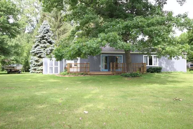 12851 Bayview Drive, Vicksburg, MI 49097