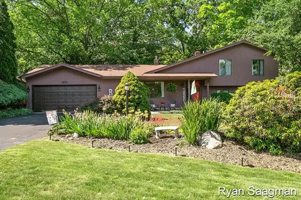 2414 Cedar Crest Drive NE Drive NE, Plainfield Twp, MI 49525