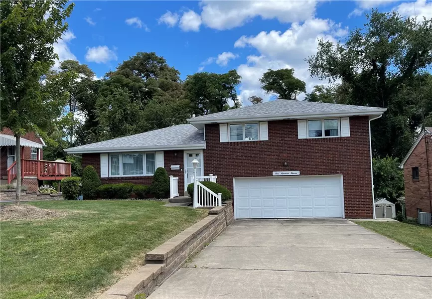 111 Mcwilliams Dr, Natrona Heights, PA 15065