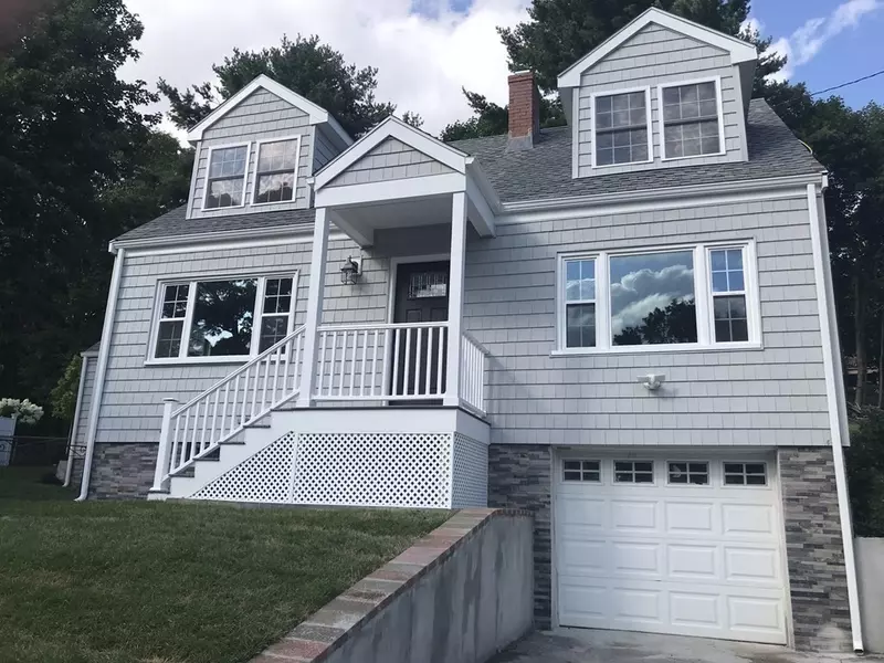 12 Lakeview Ter, Woburn, MA 01801