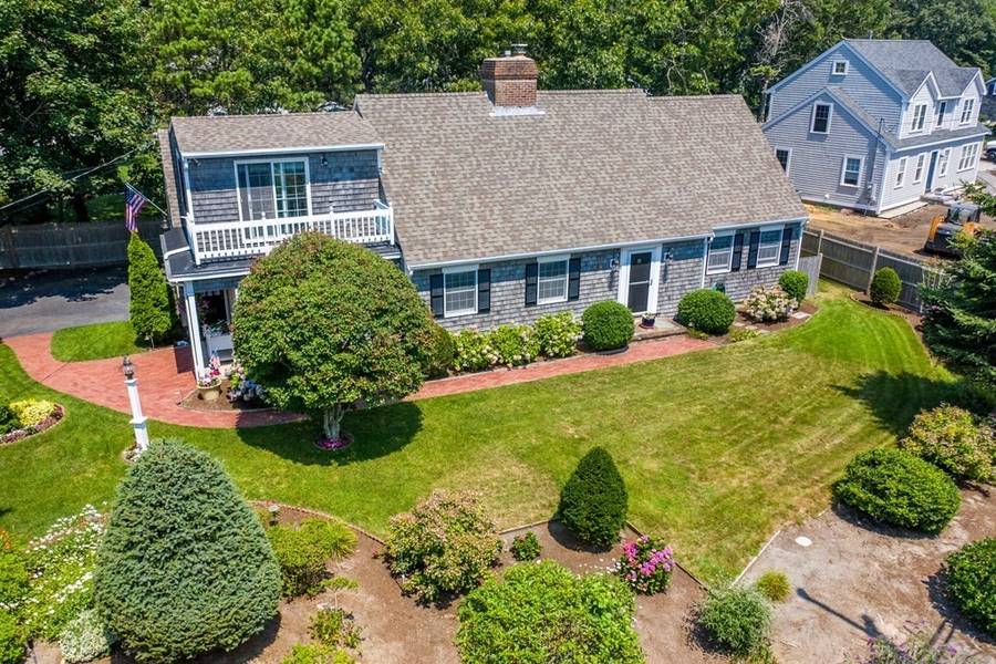 3 Hudson Ln, Harwich, MA 02671