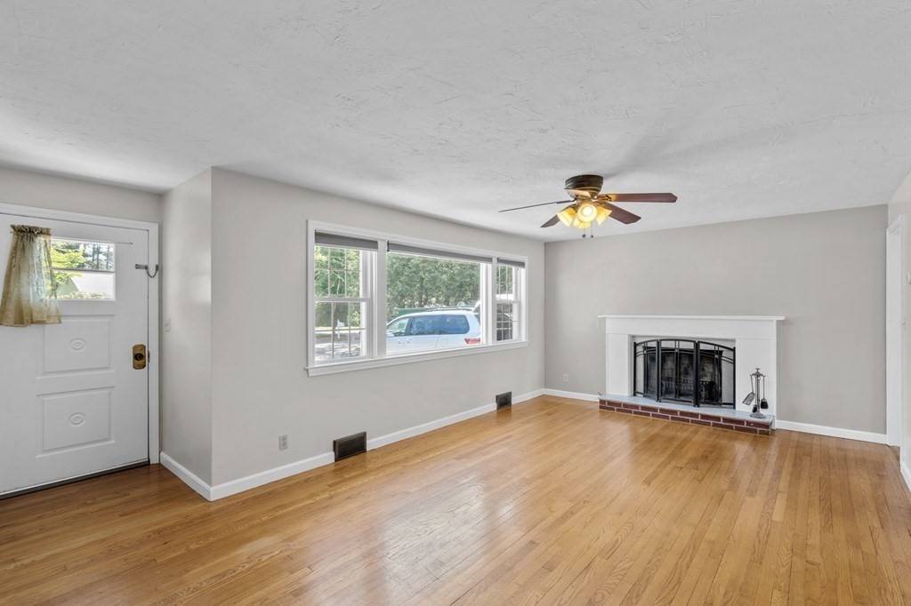 Northborough, MA 01532,11 Omaha Ave